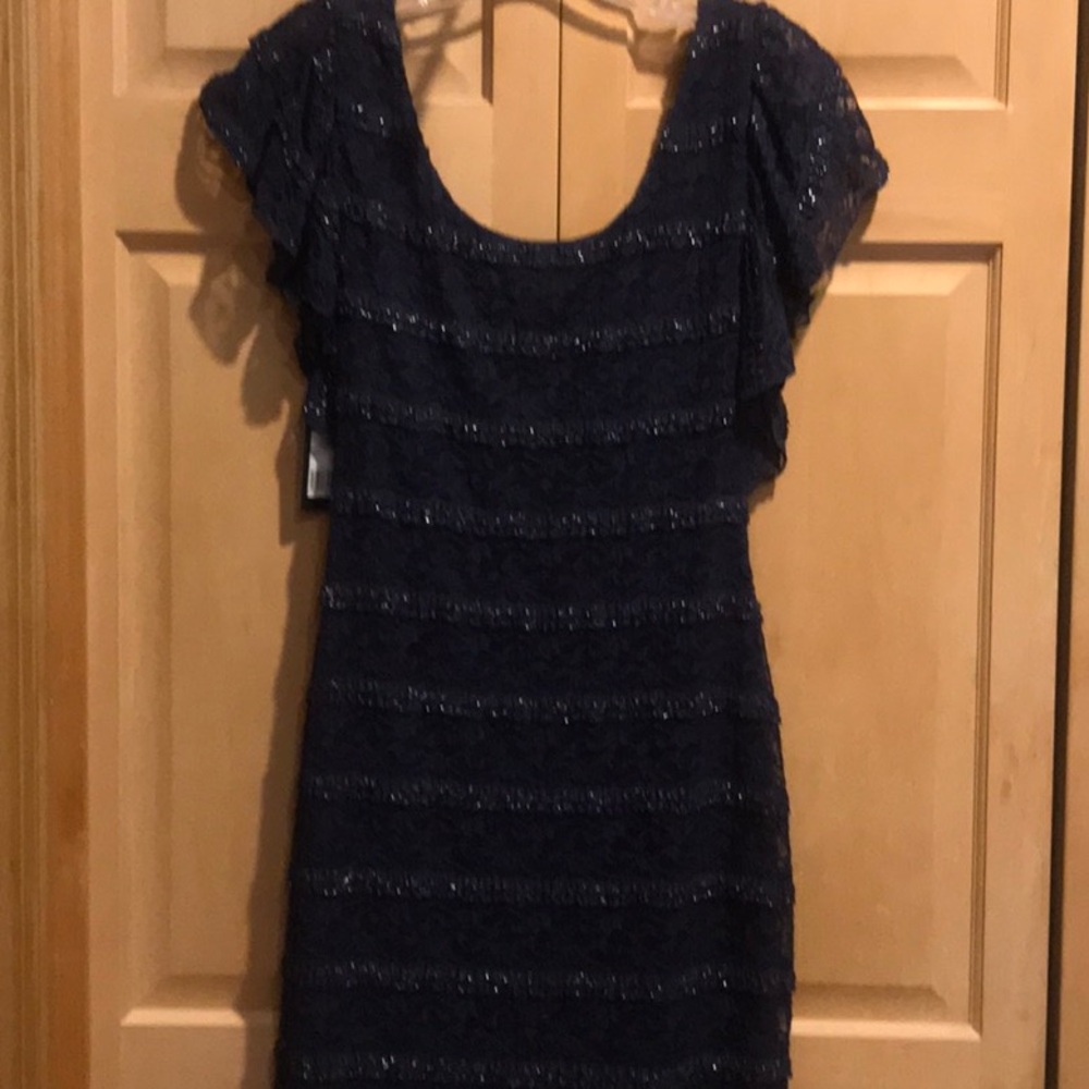 New Guess Dress - Picture 5 of 7